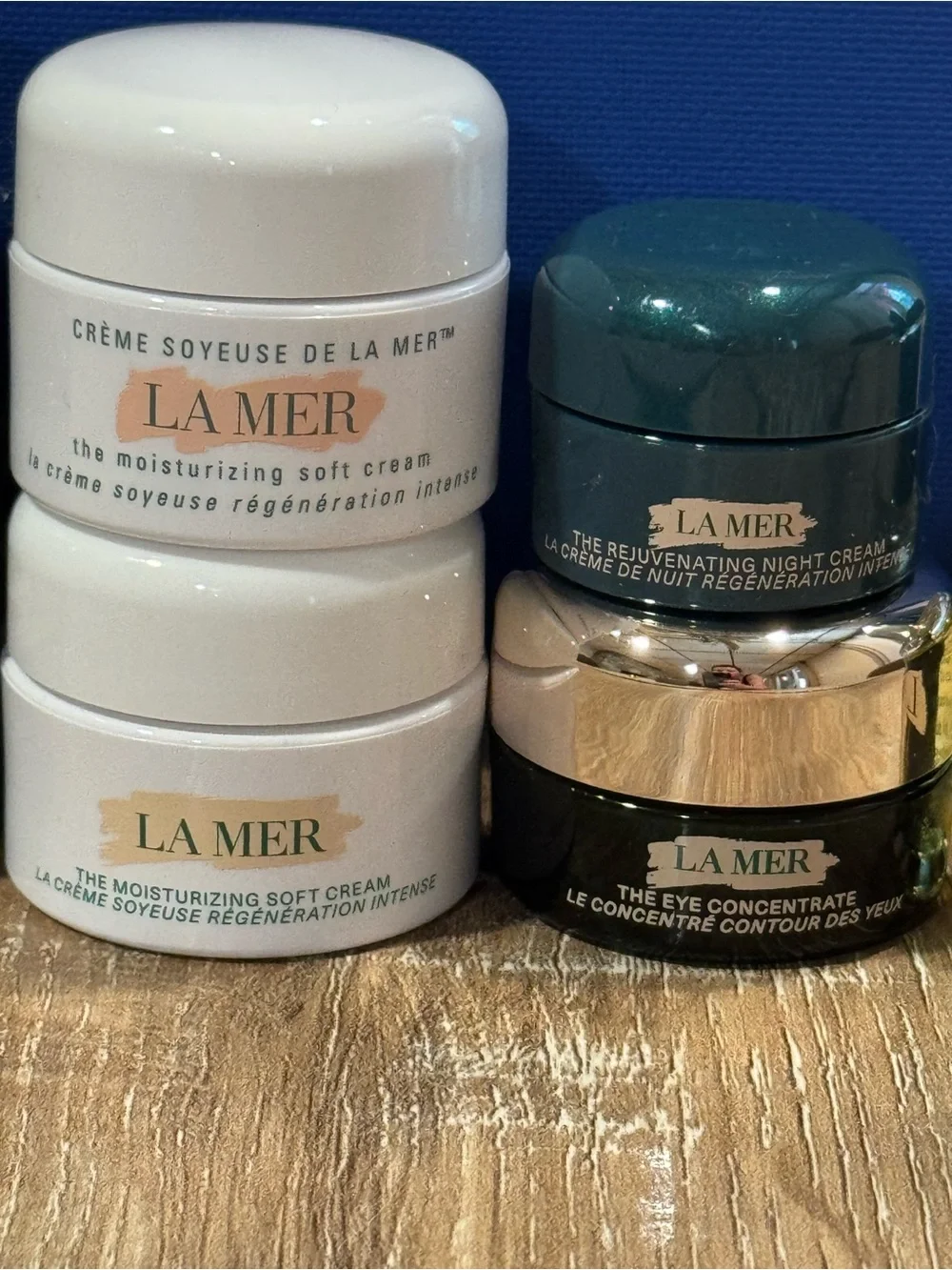 La Mer Royal Blue Travel Pouch with Skincare Mini Set